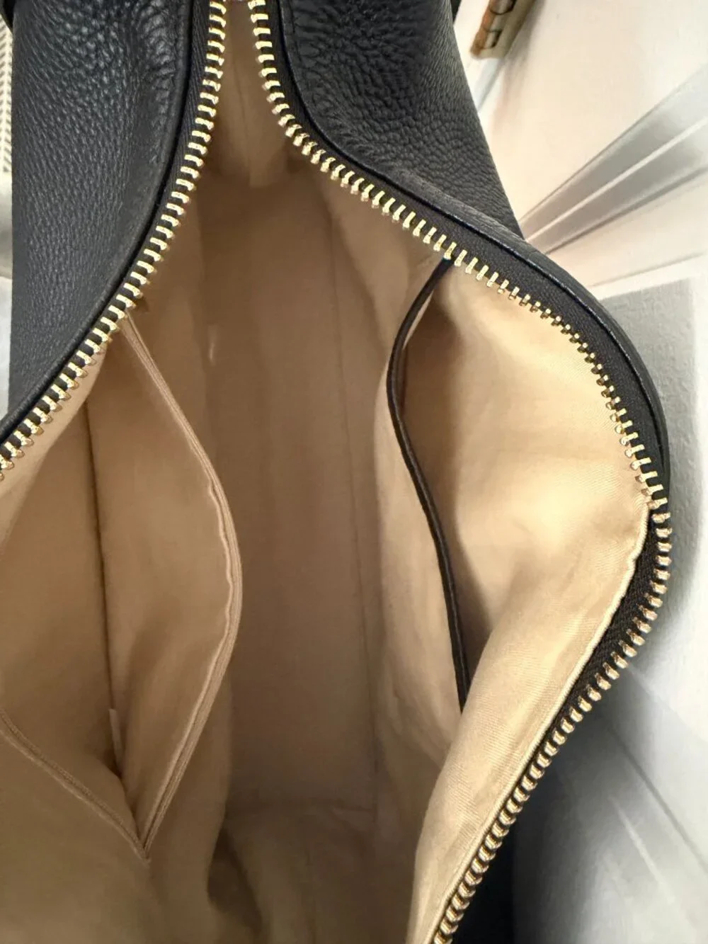 The Horse Lou Bag - Black